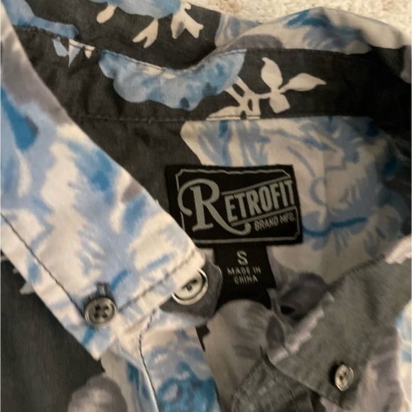 Retrofit Hawaiian Button Up‎ Shirt - Picture 3 of 3